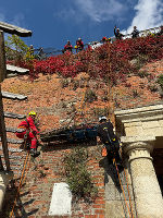 „ModEx 2025“: Seilbergung des kroatischen Bergeteams auf der Kanonenbastei am Grazer Schlossberg. © Land Steiermark/Martin Schemeth; Verwendung bei Quellenangabe honorarfrei „ModEx 2025“: Seilbergung des kroatischen Bergeteams auf der Kanonenbastei am Grazer Schlossberg.