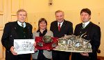 Alois Volgger („Licht im Leben, Burgruine Krems), Susanne Niebler (Museum Großklein), LH-Stv. Schützenhöfer und Gerald Gerhardter (Krippenverein). © Foto: gepa Alois Volgger („Licht im Leben, Burgruine Krems), Susanne Niebler (Museum Großklein), LH-Stv. Schützenhöfer und Gerald Gerhardter (Krippenverein).