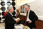 Zweiter Landtagspräsident Franz Majcen am Stand des Bundesministerium für europäische und internationale Angelegenheiten mit Martin Krüger, dem Leiter a.i. der Abteilung für kulturelle und wissenschaftliche Veranstaltungen im Ausland. © Foto Frankl Zweiter Landtagspräsident Franz Majcen am Stand des Bundesministerium für europäische und internationale Angelegenheiten mit Martin Krüger, dem Leiter a.i. der Abteilung für kulturelle und wissenschaftliche Veranstaltungen im Ausland.