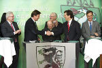 Franz Majcen, LH Franz Voves, Hermann Kröll, Timothy Shriver und Siegfried Nagl (v. l.) bei der Vertragsunterzeichnung für die Special Olympics Winterspiele 2017 © Foto: Fischer; bei Quellenangabe honorarfrei Franz Majcen, LH Franz Voves, Hermann Kröll, Timothy Shriver und Siegfried Nagl (v. l.) bei der Vertragsunterzeichnung für die Special Olympics Winterspiele 2017