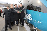 Verkehrslandesrat Gerhard Kurzmann, Verkehrministerin Doris Bures, Bgm. Jürgen Winter, LH Franz Voves, Skiverbands-Präsident Helmuth Lexer, ÖBB-Chef Christian Kern, v.l. © steiermark.at / Gallhofer Verkehrslandesrat Gerhard Kurzmann, Verkehrministerin Doris Bures, Bgm. Jürgen Winter, LH Franz Voves, Skiverbands-Präsident Helmuth Lexer, ÖBB-Chef Christian Kern, v.l.