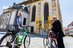LR Anton Lang und Diözesanbischof Wilhelm Krautwaschl vor dem Grazer Dom laden zum Aktionstag ein (v.l.) LR Anton Lang und Diözesanbischof Wilhelm Krautwaschl vor dem Grazer Dom laden zum Aktionstag ein (v.l.)