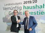 Die beiden Landesräte Christopher Drexler und Anton Lang präsentierten gemeinsam die Eckdaten zum Landesbudget 2019/2020 © Foto: steiermark.at/Janderka; bei Quellenangabe honorarfrei Die beiden Landesräte Christopher Drexler und Anton Lang präsentierten gemeinsam die Eckdaten zum Landesbudget 2019/2020