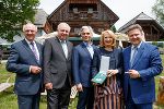 Ehrenzeichen-Überreichung am Pogusch: LH a.D. Erwin Pröll, LH Hermann Schützenhöfer, Bundeskanzler a.D. Werner Faymann, 2. Nationalratspräsidentin Doris Bures und Bgm. Michael Ludwig (v.l.). Ehrenzeichen-Überreichung am Pogusch: LH a.D. Erwin Pröll, LH Hermann Schützenhöfer, Bundeskanzler a.D. Werner Faymann, 2. Nationalratspräsidentin Doris Bures und Bgm. Michael Ludwig (v.l.).