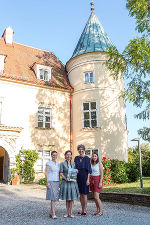 Präsentierten gemeinsam das Jubiläumsbuch: Katharina Bergmann-Pfleger, Barbara Stelzl-Marx, Anna Thaller und Eva-Maria Streit (v.l.) © Foto: Christine Kipper; bei Quellenangabe honorarfrei Präsentierten gemeinsam das Jubiläumsbuch: Katharina Bergmann-Pfleger, Barbara Stelzl-Marx, Anna Thaller und Eva-Maria Streit (v.l.)