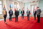 Die Veterinärreferenten der Bundesländer mit dem zuständigen Bundesminister. V.l.n.r.: LH-Stv. Astrid Eisenkopf (Bgld.), LR Josef Schwaiger (Sbg.), LR Hans Seitinger (Stmk.), BM Wolfgang Mückstein, LR Maximilian Hiegelsberger (OÖ), StR Jürgen Czernohorszky (W), LR Martin Gruber (Ktn.) © Fotos: Land Steiermark/Streibl; Nutzung bei Quellenangabe honorarfrei Die Veterinärreferenten der Bundesländer mit dem zuständigen Bundesminister. V.l.n.r.: LH-Stv. Astrid Eisenkopf (Bgld.), LR Josef Schwaiger (Sbg.), LR Hans Seitinger (Stmk.), BM Wolfgang Mückstein, LR Maximilian Hiegelsberger (OÖ), StR Jürgen Czernohorszky (W), LR Martin Gruber (Ktn.)
