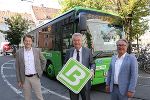 DI Bernhard Breid (A 16), LH-Stv. Anton Lang und Dr. Peter Gspaltl (Verkehrsverbund) © Land Steiermark DI Bernhard Breid (A 16), LH-Stv. Anton Lang und Dr. Peter Gspaltl (Verkehrsverbund)