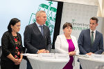 Pressekonferenz nach dem Sicherheitsbeirat: Bildungsdirektorin Elisabeth Meixner, LH Mario Kunasek, LH-Stv. Manuela Khom und LR Stefan Hermann (v.l.) © Land Steiermark/Robert Binder; Verwendung bei Quellenangabe honorarfrei Pressekonferenz nach dem Sicherheitsbeirat: Bildungsdirektorin Elisabeth Meixner, LH Mario Kunasek, LH-Stv. Manuela Khom und LR Stefan Hermann (v.l.)