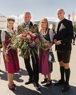 Blumenkönigin Lisa II, Landeshauptmann Mario Kunasek, Blumenprinzessin Anna-Sophie Karelly und Bürgermeister Andreas Geier