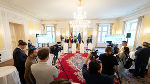 LH Mario Kunasek (2.v.l.) mit LR Karlheinz Kornhäusl (l.), LH-Stv. Manuela Khom und LR Hannes Amesbauer bei der Pressekonferenz in der Grazer Burg