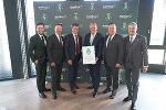 CEO Markus Zahrnhofer, Vorstandsdirektor Christian Kladiva, Aufsichtsratsvorsitzender Alexander Lechner, LH Mario Kunasek, Vorstandsmitglied Markus Spellmeyer, Vorstandsmitglied Andreas Gaugg (v.l.)
 
  © Petra Mitteregger