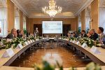 Im Rittersaal des Landhauses wurde die Delegation aus Südtirol über wichtige Projekte u.a. zur grenzüberschreitenden Regionalentwicklung informiert. 