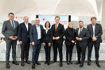 RSG-Präsentation im Medienzentrum Steiermark: KAGes-Vorstände Ulf Drabek und Gerhard Stark, ÖGK-Vorsitzende Beatrice Erker und Josef Harb, LR Karlheinz Kornhäusl, Patientenanwältin Michaela Wlattnig, Klubobmann Marco Triller und Wolfgang Habacher (EPIG-Gesundheitsplanungsinstitut) (v.l.) © Land Steiermark/Robert Binder; Verwendung bei Quellenangabe honorarfrei