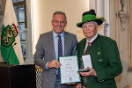 LH Mario Kunasek überreichte Adolf Schriebl das Goldene Ehrenzeichen des Landes Steiermark