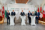 Pressekonferenz nach der LH-Konferenz auf Schloss Seggau: LH Peter Kaiser, LH Anton Mattle, LH Mario Kunasek, Vizekanzler Andreas Babler, Außenministerin Beate Meinl-Reisinger und Staatssekretär Alexander Pröll (v.l).