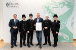 Eine Delegation der steirischen Rauchfangkehrer unter der Führung von Landesinnungsmeister Christian Plesar stattete Landeshauptmann Mario Kunasek einen Besuch ab und überbrachte Neujahrswünsche. © Land Steiermark/Robert Binder; Verwendung bei Quellenangabe honorarfrei