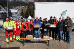 Landeshauptmann Mario Kunasek mit den Einsatzkräften des Roten Kreuz, der Feuerwehr und der Bergrettung, die einen reibungslosen Ablauf der Großveranstaltung sicherstellen.
