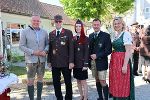 LH Mario Kunasek und der Leibnitzer Bürgermeister Daniel Kos (2.v.r.) gratulierten HBI Robert Wagner und OBI Susanne Einfalt zur gelungenen 90-Jahre-Feier der FF Seggauberg. © Land Steiermark; Verwendung bei Quellenangabe honorarfrei