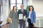 Großes Ehrenzeichen für Bürgermeister Johann Kaufmann, der die Gemeinde St. Stefan im Rosental nachhaltig geprägt hat.