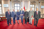 Univ.-Prof. Willibald Plessas, Kommerzialrat Josef Peter Puntinger, Verena Ennemoser (Präsidentin des LVwG), Landeshauptmann Mario Kunasek, Markus J. Plöbst (Stadtpfarrer von Leoben und Lehrer), Ferdinand Lambauer (Oberst i. R. beim Österreichischen Bundesheer) und Gottfried Allmer (Wissenschaftler) bei der Feierstunde in der Alten Universität Graz. © Land Steiermark/Foto Fischer; Verwendung bei Quellenangabe honorarfrei