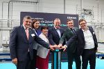 Bürgermeister Franz Jost, Geschäftsführerin Tanja Kienegger (Siemens Mobility), Landeshauptmann-Stv. Manuela Khom, Landeshauptmann Mario Kunasek, Bundesminister Peter Hanke und der Leiter des Weltkompetenzzentrums für Fahrwerke Stefan Erlach (Siemens Mobility) (v.l.) © Land Steiermark/Mitteregger; bei Quellenangabe honorarfrei