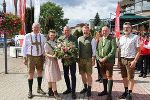 LH Mario Kunsak (3.v.l.) mit Ferdinand Lienhard (Obmann-Stellvertreter der Steirischen Gärtner und Baumschulen), Blumenkönigin Lisa II., Bürgermeister von Knittelfeld Harald Bergmann, dem Landtagsabgeordneten Bruno Aschenbrenner und dem Geschäftsführer des Blumenschmuckbewerbs Klaus Wenzel (v.l.)