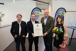 Landeswappenverleihung an die Firma Elektro Eibl: Erich Eibl, Patrick Eibl, LH Mario Kunasek und Simone Fasching (v.l.)
