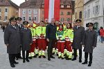 Flaggenparade in Bad Radkersburg: LH Mario Kunasek mit der Delegation des Roten Kreuzes