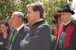 Schrittwieser, „Hausherr“ Graf Franz Meran, Schennas Bürgermeister Luis Kröll (v.l.)  (Foto Sepp Reinprecht, Abdruck honorafrei)