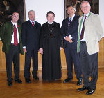 (von links) Der Liezener Bezirkshauptmann Mag. Josef Dick, KSÖ-Präsident Mag. Gerhard Widmann, „Hausherr" Abt Bruno Hubl, Landessanitätsdirektor Dr. Odo Feenstra und Univ. Prof. DDr. Egon Marth., Foto Rupnik © Rupnik (von links) Der Liezener Bezirkshauptmann Mag. Josef Dick, KSÖ-Präsident Mag. Gerhard Widmann, „Hausherr" Abt Bruno Hubl, Landessanitätsdirektor Dr. Odo Feenstra und Univ. Prof. DDr. Egon Marth., Foto Rupnik