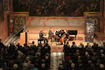 v.l. Jakub Jakowicz, Geige, Jan Krzysztof Broja, Klavier und Andrzej Bauer, Cello