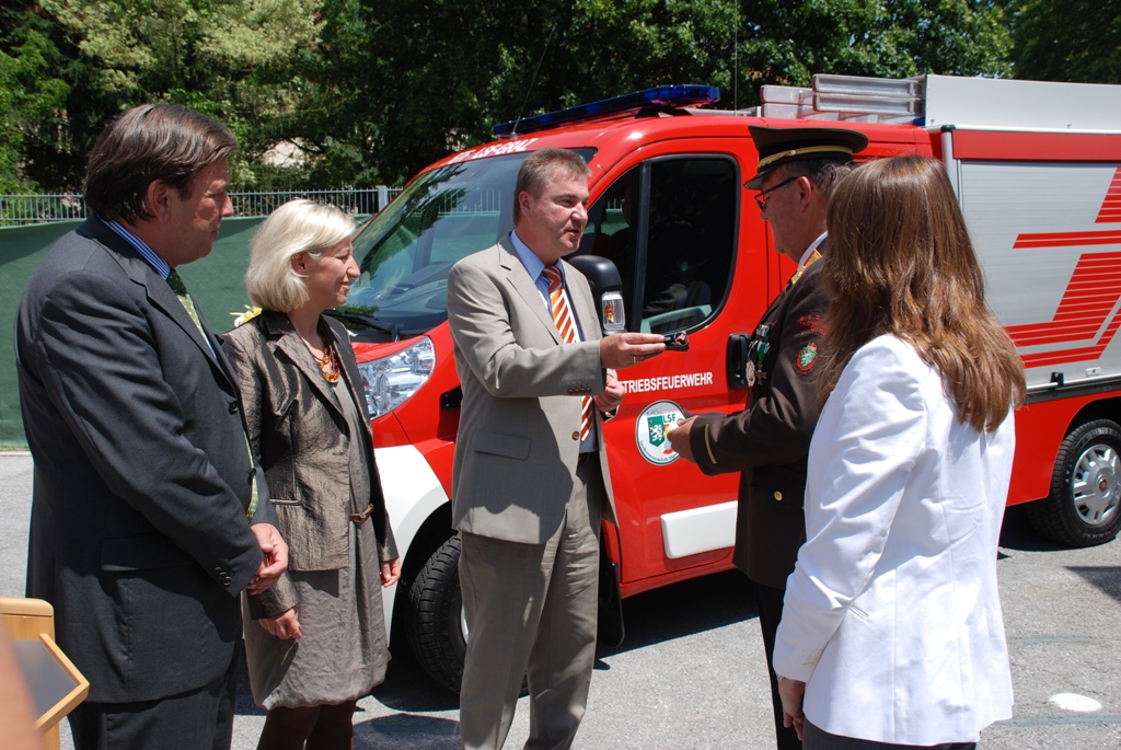 Neues Fahrzeug für die Betriebsfeuerwehr des LSF - Land Steiermark News ...