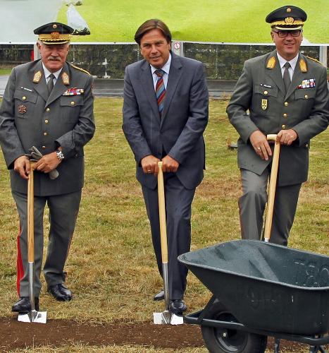 Generalstabchef Edmund Entacher, LH Franz Voves und der steirische Militärkommandant Heinz Zöllner beim Spatenstich in Strass © Foto: Militärkommando Steiermark; bei Quellenangabe honorarfrei