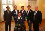 Landeshauptmann Franz Voves, Edmund Rath, Thomas Mossier, Pepo Puch, Christian Scherübl und Franz Majcen (v. l.) beim Empfang im Weißen Saal