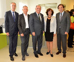 LH Franz Voves, Bezirkshauptfrau Gabriele Budiman, LH-Stv. Siegfried Schrittwieser, Architekt Wolfgang Strauß und LAD Helmut Hirt bei der Eröffnung der neuen Bürgerservicestelle (v.r.).
