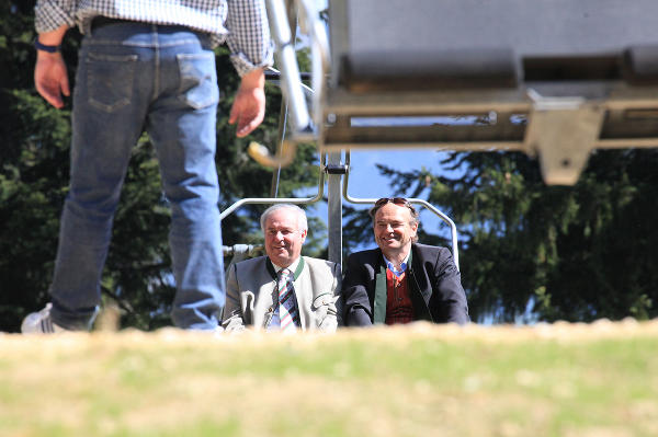 LH-Stv. Hermann Schützenhöfer und Dir. Georg Bliem bei der ersten Auffahrt auf den „Wilden Berg“ Mautern. © Fotos: Katharina Wassler; bei Quellenangabe honorarfrei
