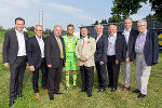 Christian Jauk (Präsident SK Sturm Graz), Peter Schaller (Niederlassungsleiter Porr Steiermark), Landeshauptmann Hermann Schützenhöfer, Christian Gratzei (Tormann SK Sturm Graz), Karl-Heinz Strauss (Generaldirektor Porr AG), Walter Lackner (Niederlassungsleiter Terrag Asdag AG Steiermark), Anton Scherbinek (Bürgermeister Unterpremstätten-Zettling), Josef Pein (Geschäftsführer Porr Bau GmbH) und KR Karl Schwarzl (v.l.)