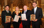 LH-Stv. Michael Schickhofer, NAbg. Elisabeth Hakel, Bgm. Michael Häupl und NAbg. Andreas Zakostelsky präsentierten die Festschrift zum Geburtstag der "Steirer in Wien"