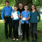 Das Siegerteam der Stufe B: 4wood mit Ensembleleiter Reinhard Uhl