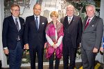 Wirtschaftslandesrat Christian Buchmann, Andritz-Vorstandsvorsitzender Wolfgang Leitner, Ursula Bouffier, Ministerpräsident Volker Bouffier und Landeshauptmann Hermann Schützenhöfer beim Besuch der Andritz AG