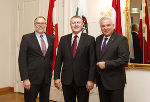 Honorarkonsul Tino Pölzer, Botschafter Edgars Skuja und Landeshauptmann Hermann Schützenhöfer (v. l.)