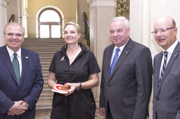 Vizekanzler Wolfgang Brandstetter, Landeshauptmann Hermann Schützenhöfer, die neue Präsidentin Caroline List und der Präsident des Oberlandesgerichtes Graz, Manfred Scaria (v.l.) bei der feierlichen Amtseinführung © steiermark.at/Streibl; bei Quellenangabe honorarfrei