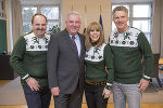 Landeshauptmann Hermann Schützenhöfer (2.v.l.) mit Starkoch Johann Lafer und dem Silvestershow-Moderatorenduo Francine Jordi und Jörg Pilawa (v.l.) in der Grazer Burg