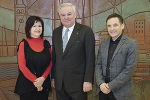 Landeshauptmann Hermann Schützenhöfer (Mitte) mit Bezirkshauptfrau Ulrike Buchacher und Baubezirksleiter Andreas Braun.
