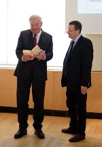 Bezirkshauptmann Josef Dick begrüßte den Landeshauptmann in der BH Liezen.