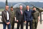 Gemeinsam mit den Bundesministern Mario Kunasek und Norbert Hofer nahm Landeshauptmann Hermann Schützenhöfer an der feierlichen Übergabe der neuen Schulluftfahrzeuge am Fliegerhorst Hinterstoisser teil.