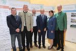 BH-Stv. Hagen Peter Lindner, Bgm. Thomas Kalcher, Amtstierarzt Armin Deutz, BH Florian Waldner, Zweite Landtagspräsidentin Manuela Khom und LAD Helmut Hirt beim Tag der offenen Tür in der BH Murau