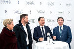 Die Ringana-Verantwortlichen, LH-Stv. Michael Schickhofer und Bgm. Günter Müller (v.l.) bei der Vorstellung des neuen Projekts. Die Ringana-Verantwortlichen, LH-Stv. Michael Schickhofer und Bgm. Günter Müller (v.l.) bei der Vorstellung des neuen Projekts.