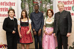 LR Ursula Lackner,Linda Kratzer (BRG Leibnitz), Elvis Oriakhi (NMS Dr. Renner), Karin Thierrichter und Gernot Obersteiner bei der Überreichung der Wartinger-Medaillen. ©      