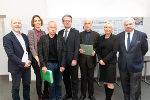 v.l.n.r.: Dr. Johannes Koinig (Stellvertretender Geschäftsführer Gesundheitsfonds Steiermark), Mag.a Marion Zechner (PatientInnen- und Pflegeombudsschaft), Dr. Erwin Schwentner (Senatspräsident des OLG i.R.), LR Mag. Christopher Drexler, Altbürgermeister Alfred Stingl (Leiter der Unabhängigen Expertenkommission), Eveline Brandstätter, MSc (Pflegedirektorin des LKH Graz II), Univ. Prof. Dr. Karlheinz Tscheliessnigg (Vorstandsvorsitzender der KAGes)